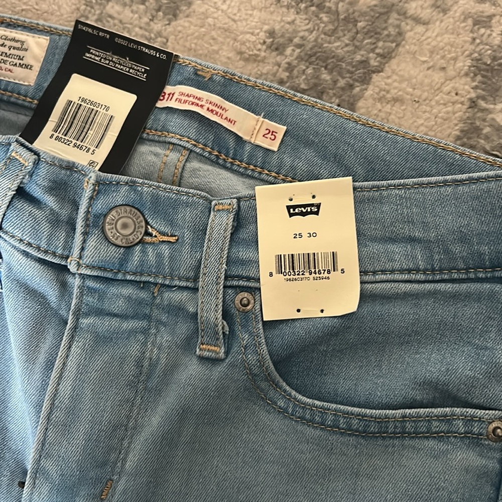 Levi’s 311 Shaping Skinny Jeans Light Blue US25